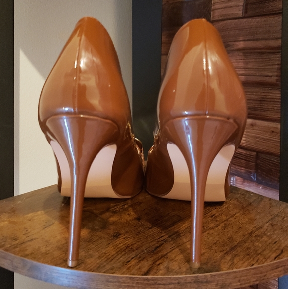 **SOLD** Steve Madden Zilday high heel pumps. - Picture 5 of 8